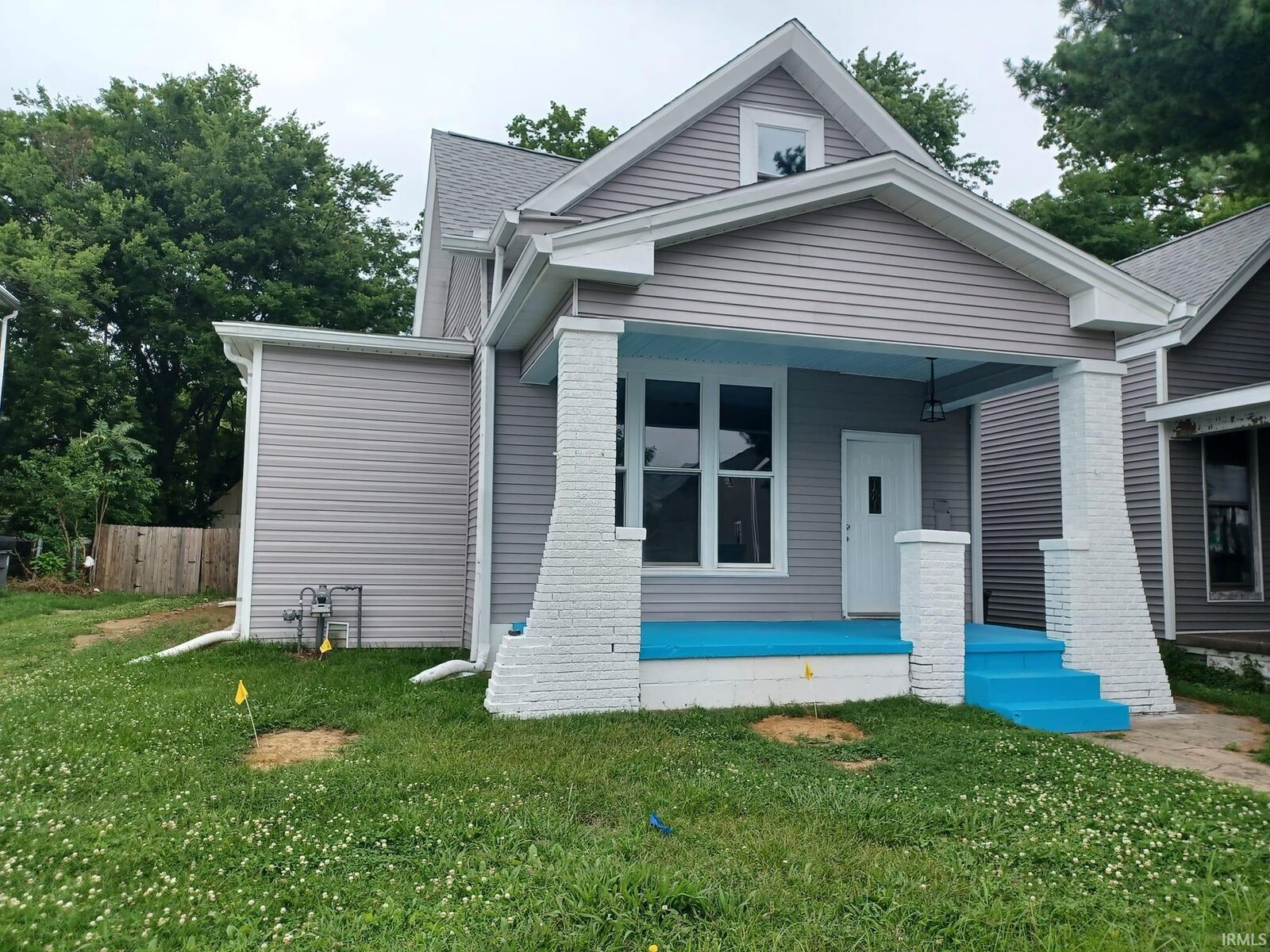 Property Photo:  1111 W Illinois Street  IN 47710 