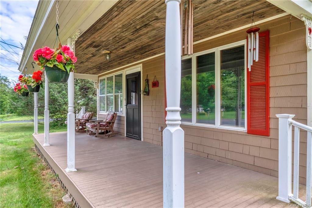 Property Photo:  353 W Saugerties Road  NY 12477 