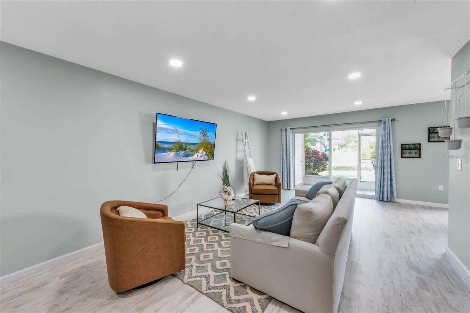 Property Photo: 6358 7th Avenue W 6358 FL 34209
