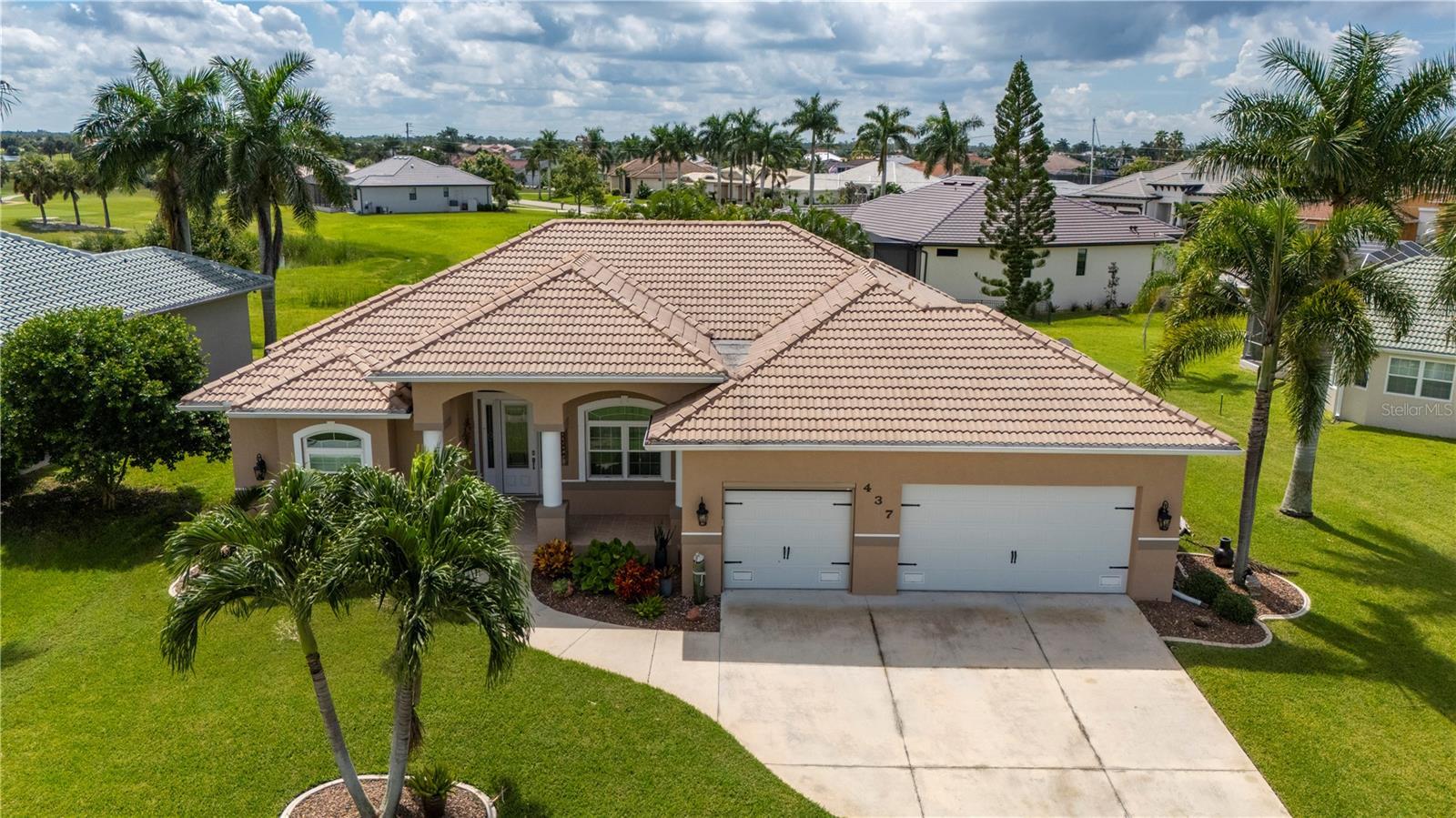 Property Photo: 437 Madrid Boulevard FL 33950