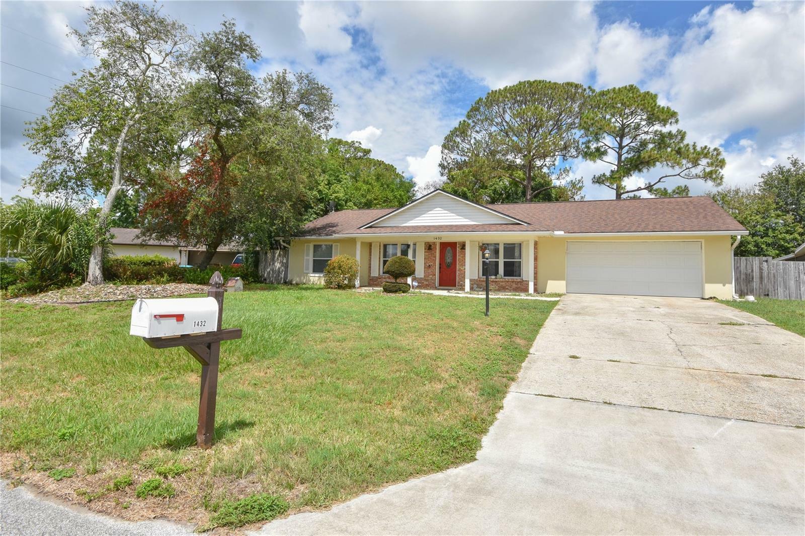 Property Photo:  1432 Landover Avenue  FL 32725 