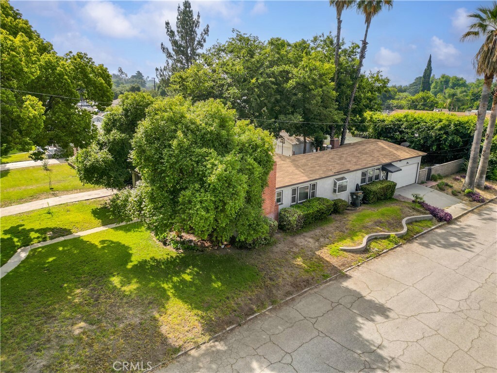 Property Photo:  751 W Marshall Boulevard  CA 92405 