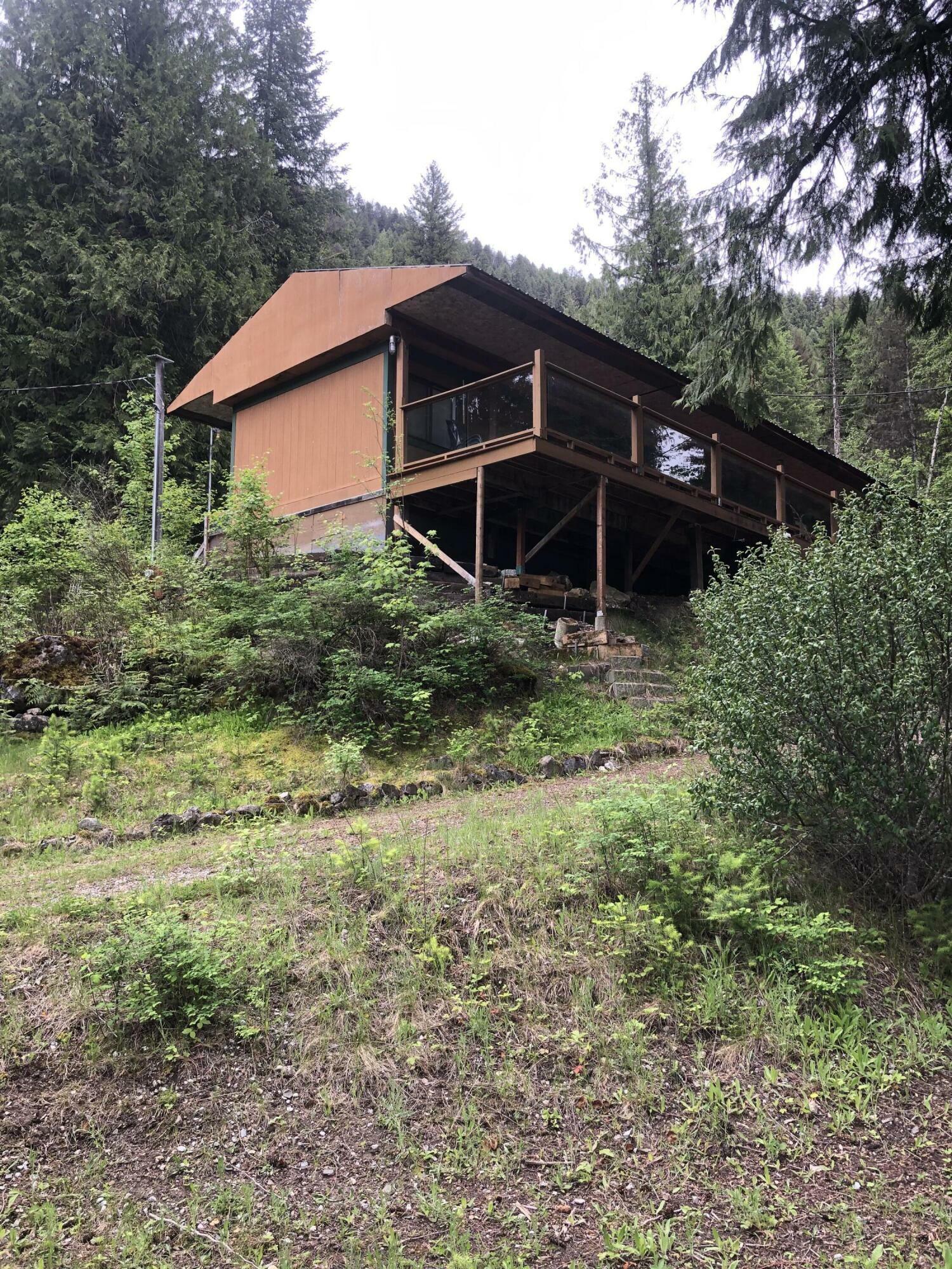 Property Photo:  2952 Deep Lake Boundary Rd  WA 99114 