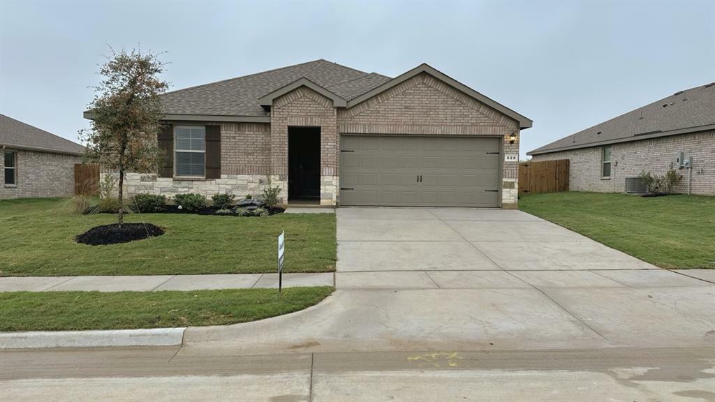 Property Photo:  529 Crestridge Drive N  TX 76033 