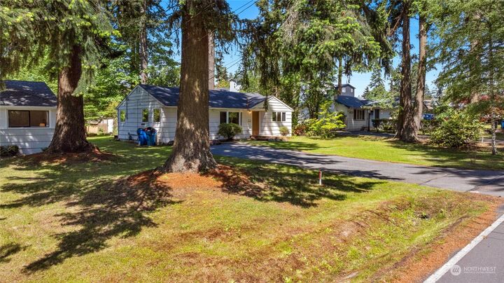 Home for sale in Edmonds 22228 80th Avenue W, Edmonds, WA 98026