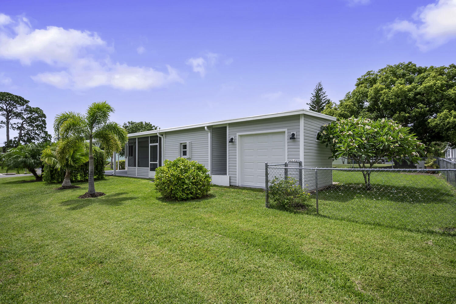 Property Photo:  201 Calico Court  FL 32976 