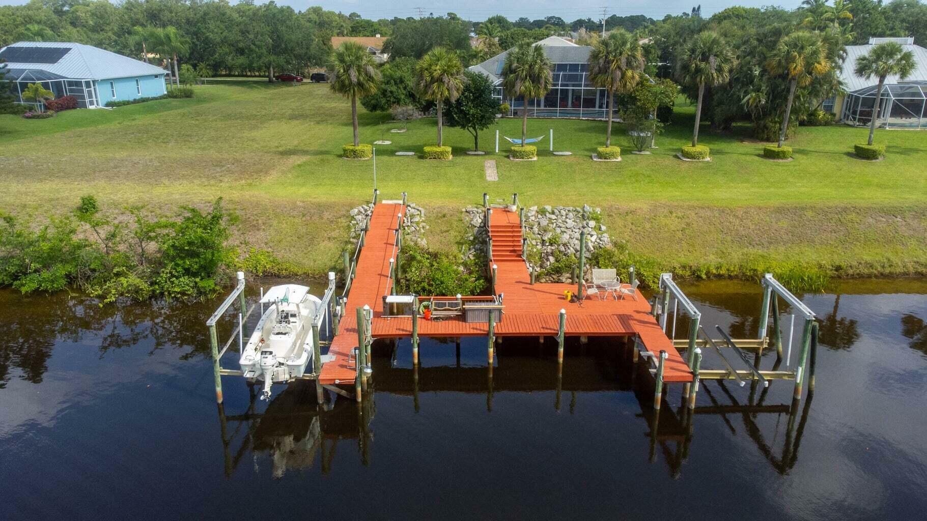 Property Photo:  2608 SW River Shore Drive  FL 34984 