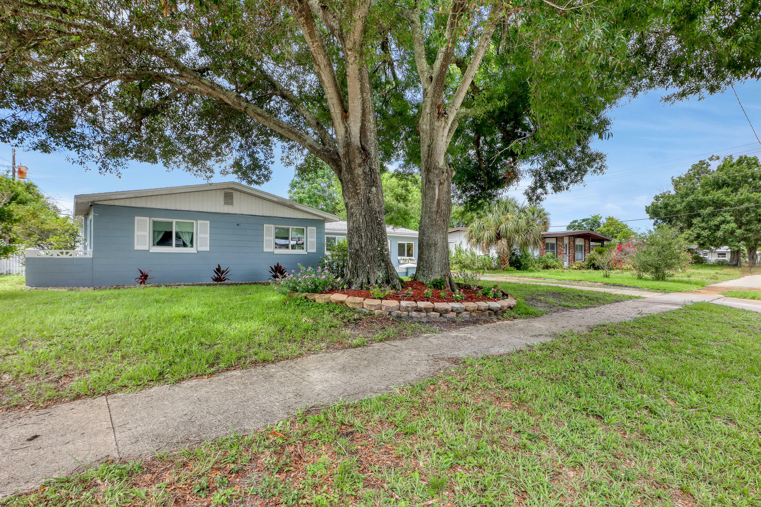 Property Photo:  1305 Milton Street  FL 32780 