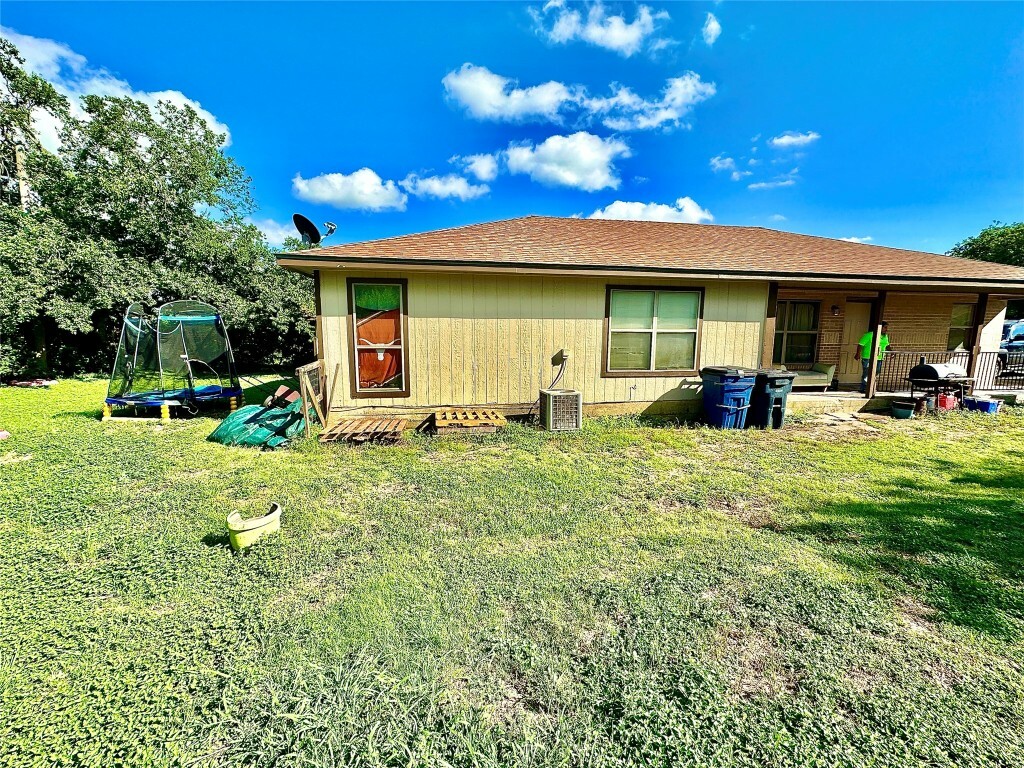 Property Photo:  122 Beck Street  TX 76527 