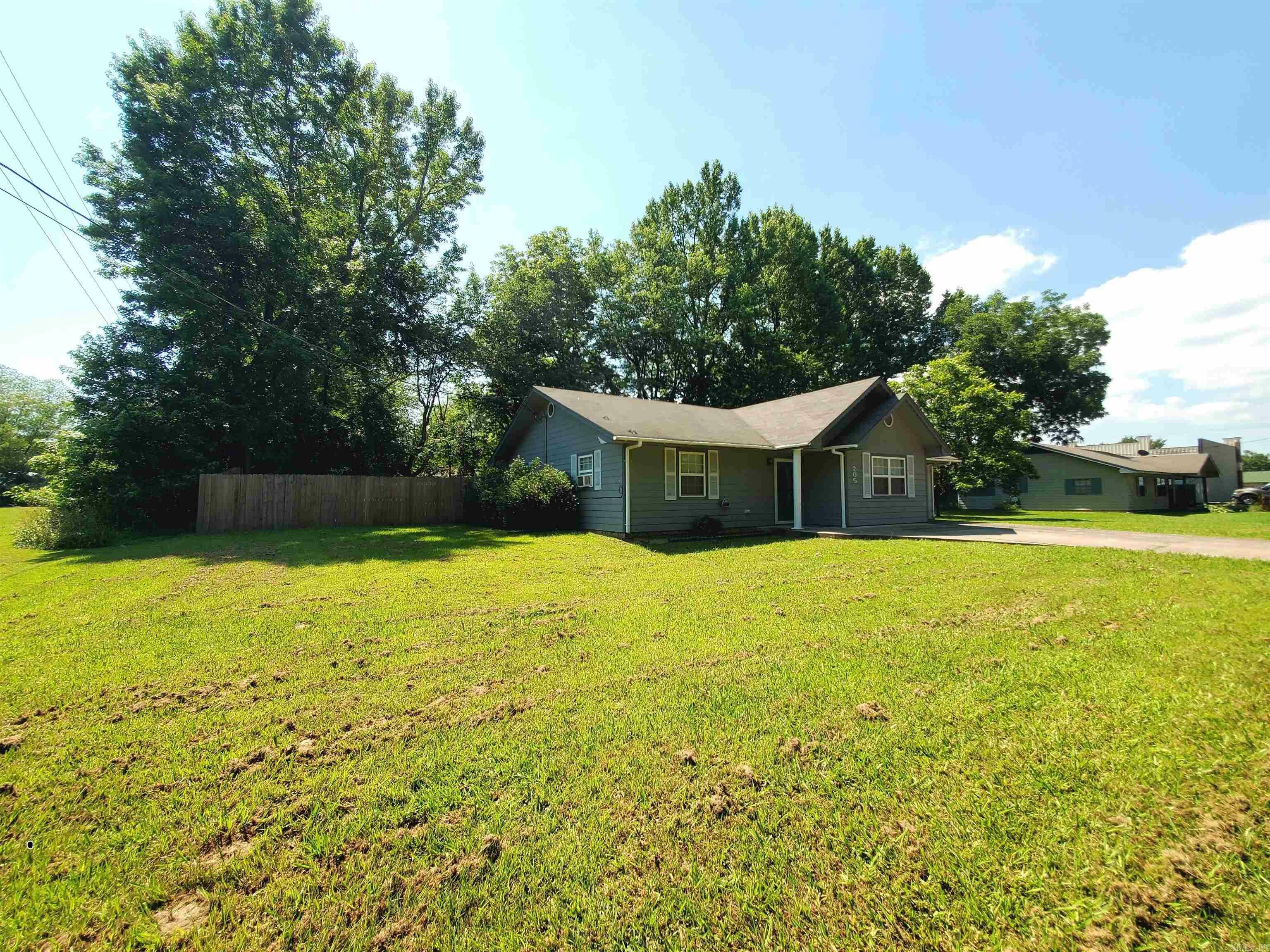 Property Photo:  205 Cherry Street  AR 71953 