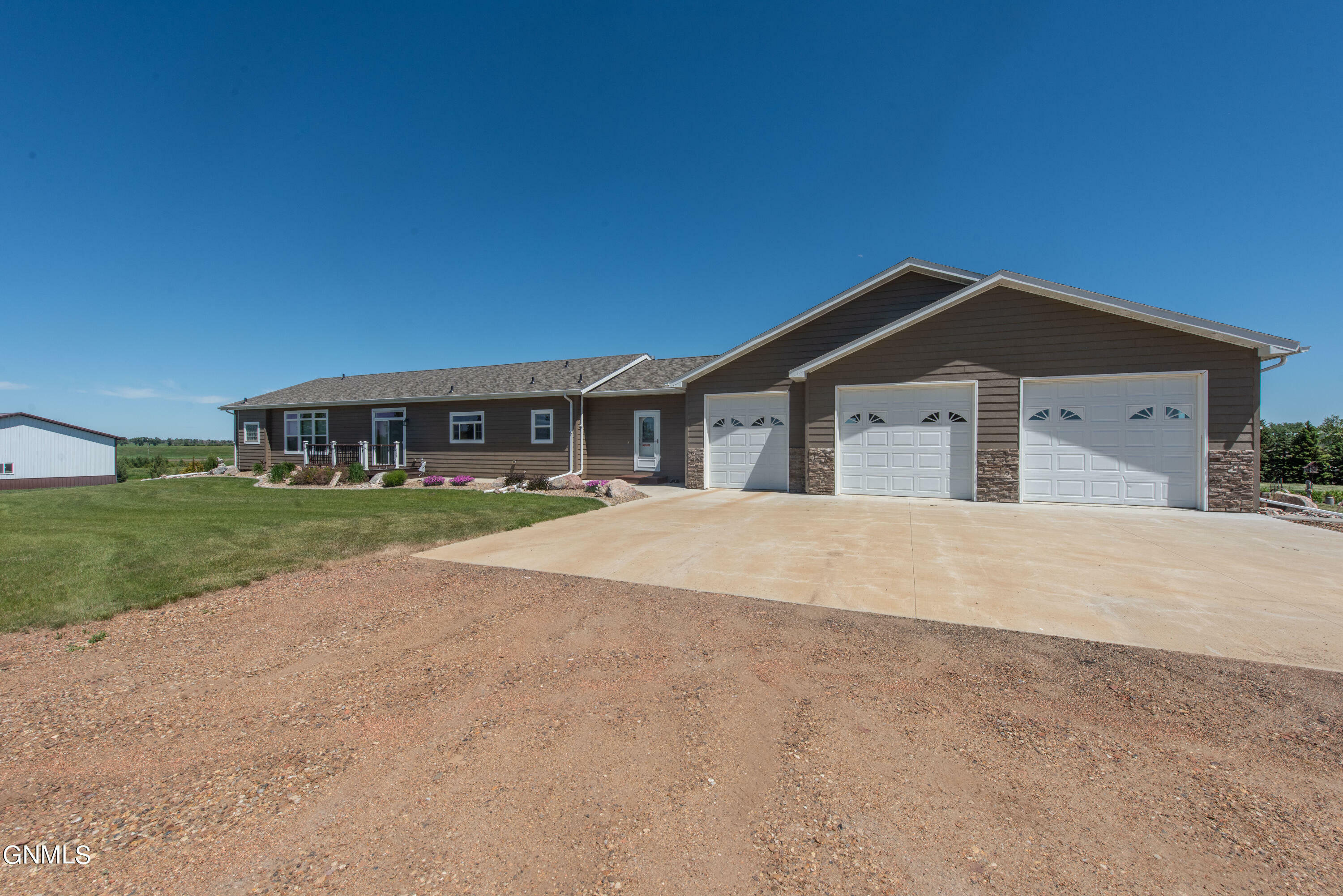 Property Photo:  411 2nd Street W  ND 58650 