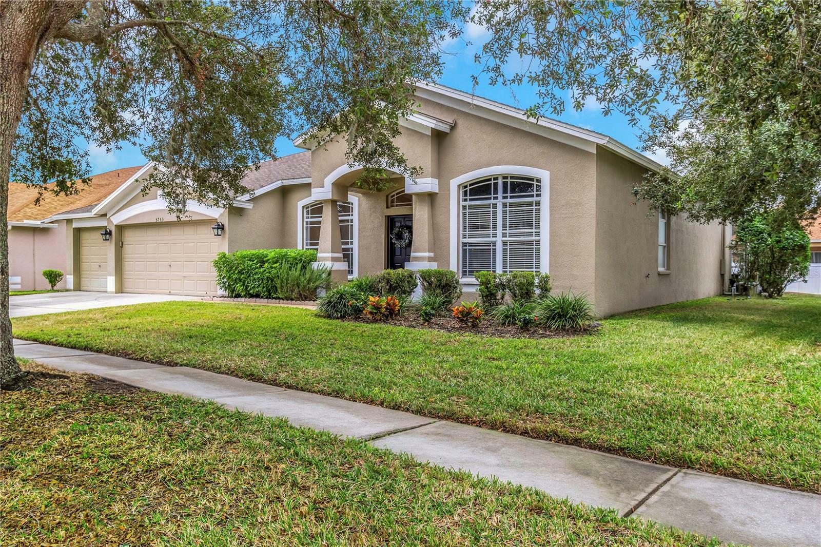 Property Photo:  5753 Wynstone Lane  FL 33541 