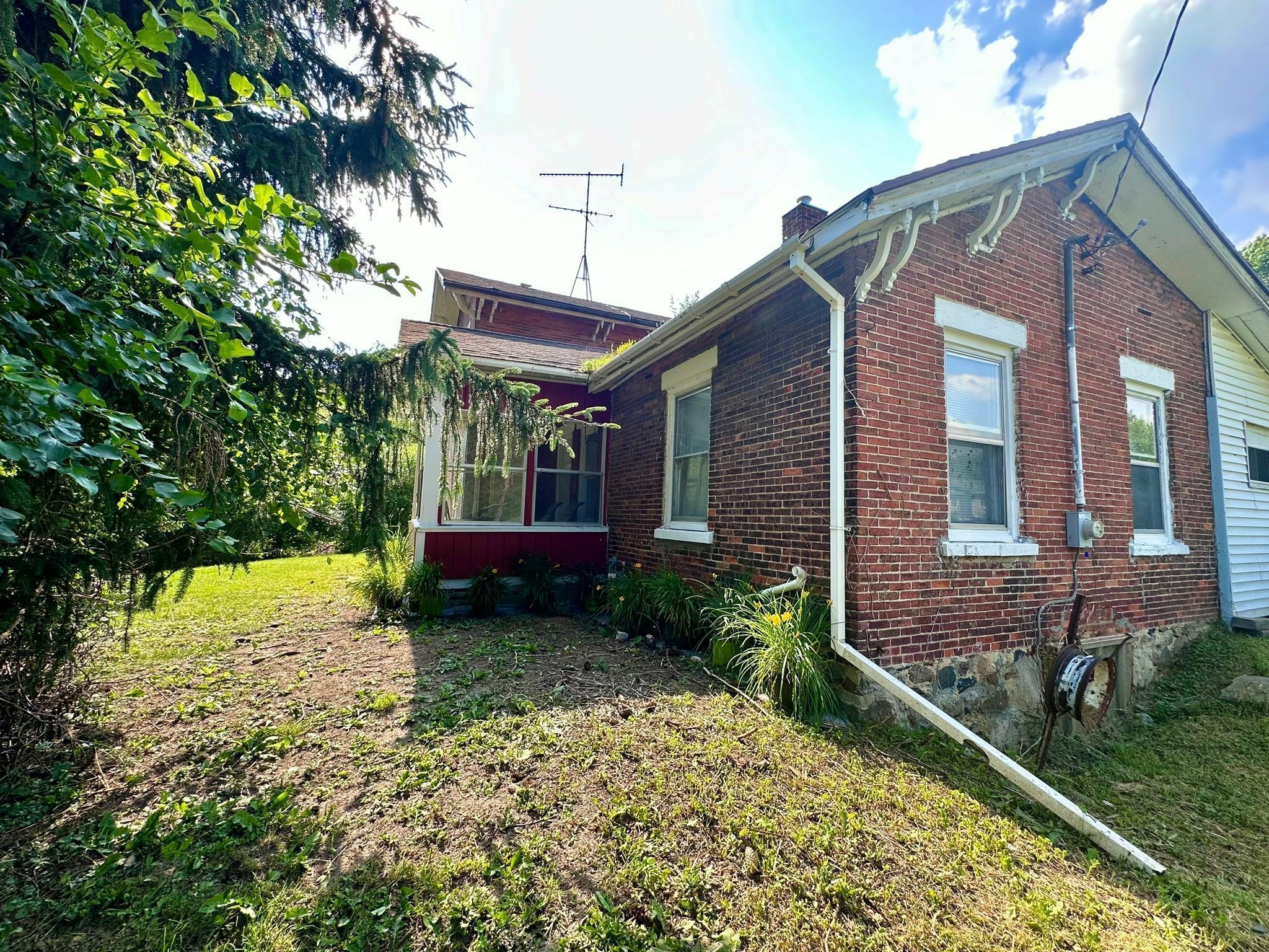 Property Photo:  309 North Street  MI 48097 2957 