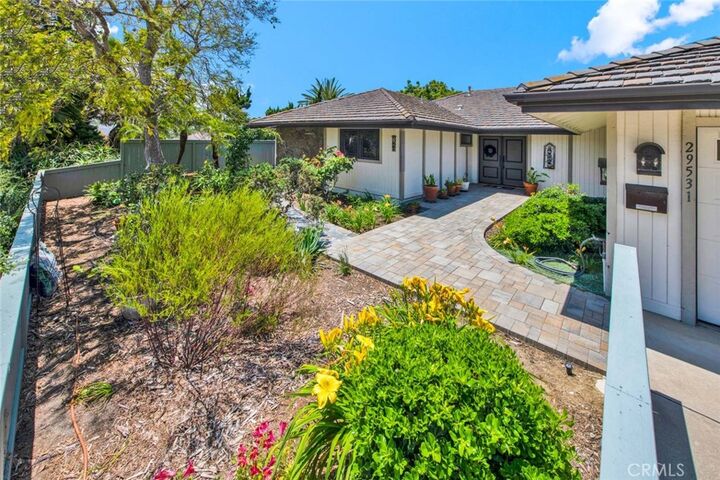 Property Photo:  29531 Via Valverde  CA 92677 