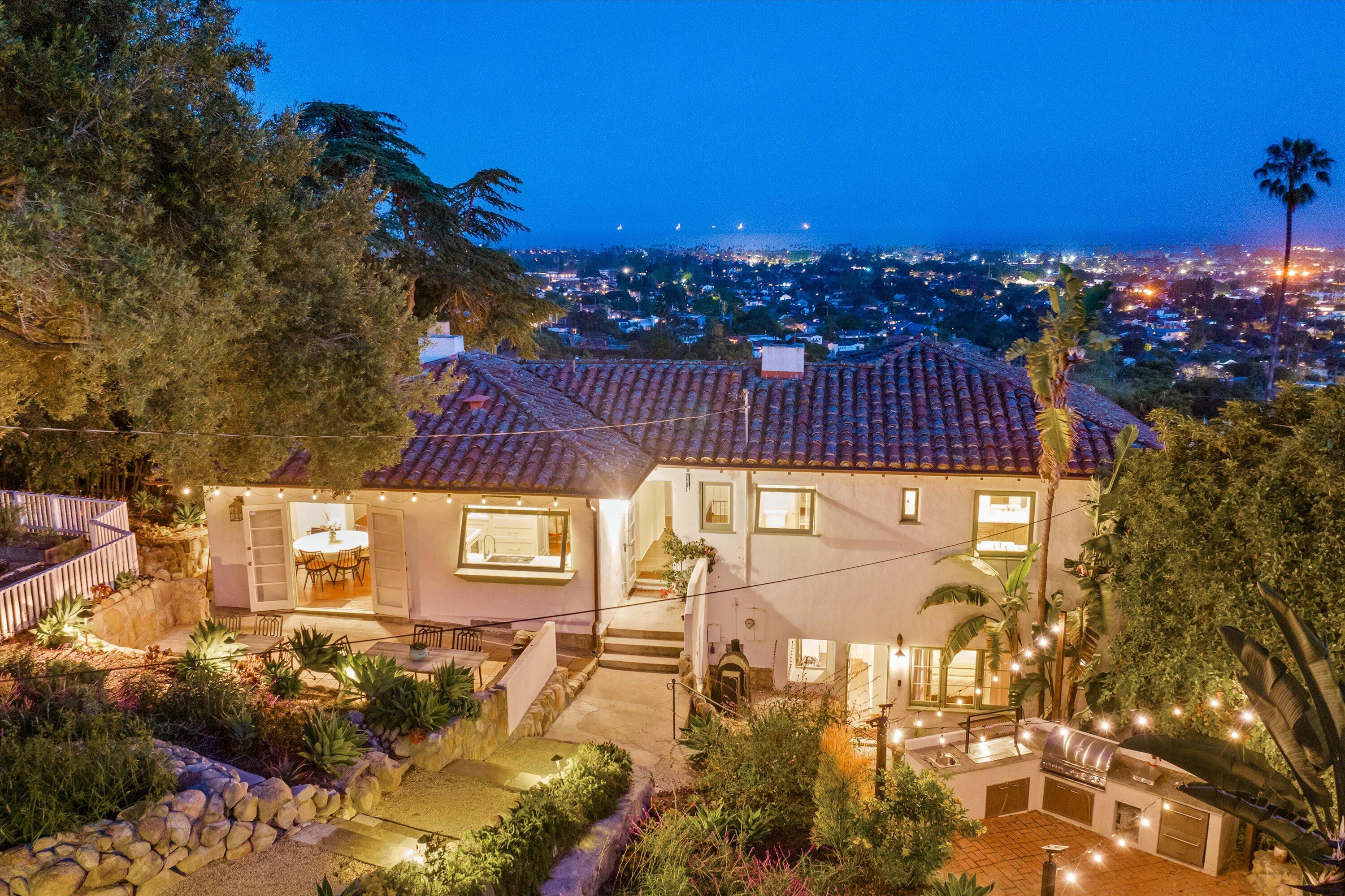 Property Photo:  822 De La Guerra Terrace  CA 93103 