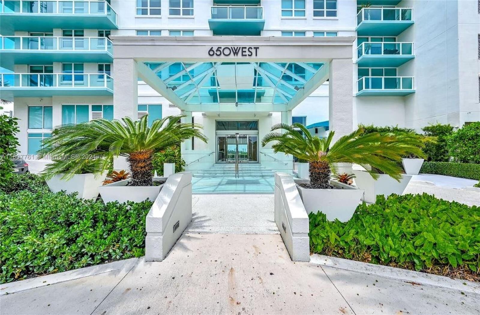 Property Photo: 650 West Ave 3008 FL 33139