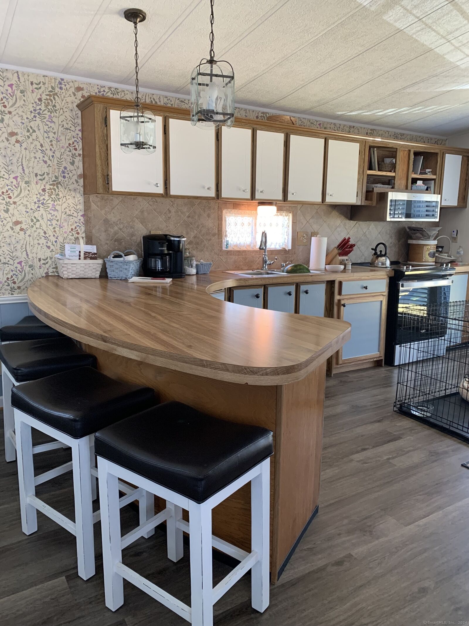 Property Photo:  4 Laurel View Road 4  CT 06492 