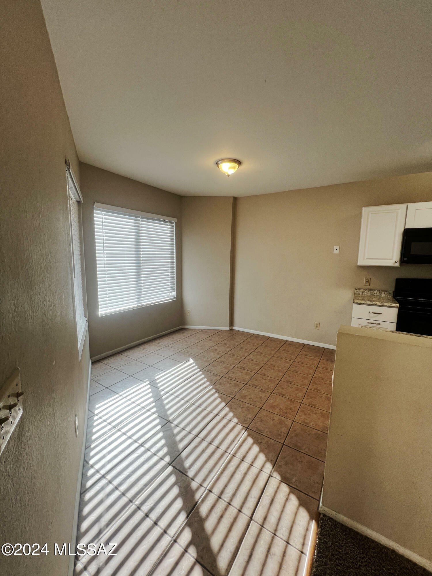 Property Photo:  1712 W Park Wood Lane  AZ 85746 