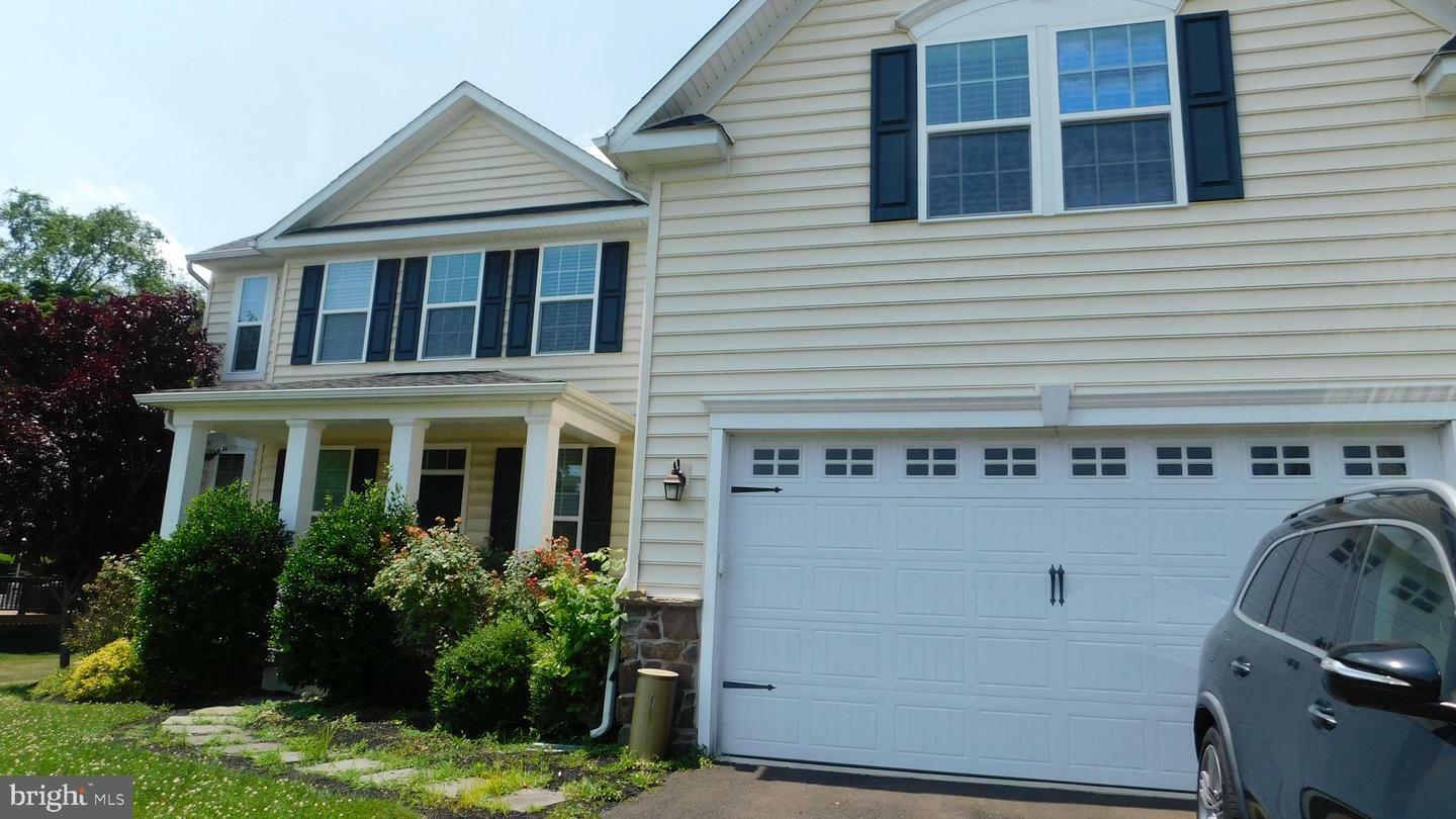 Property Photo:  1008 School Ln,  PA 18966 