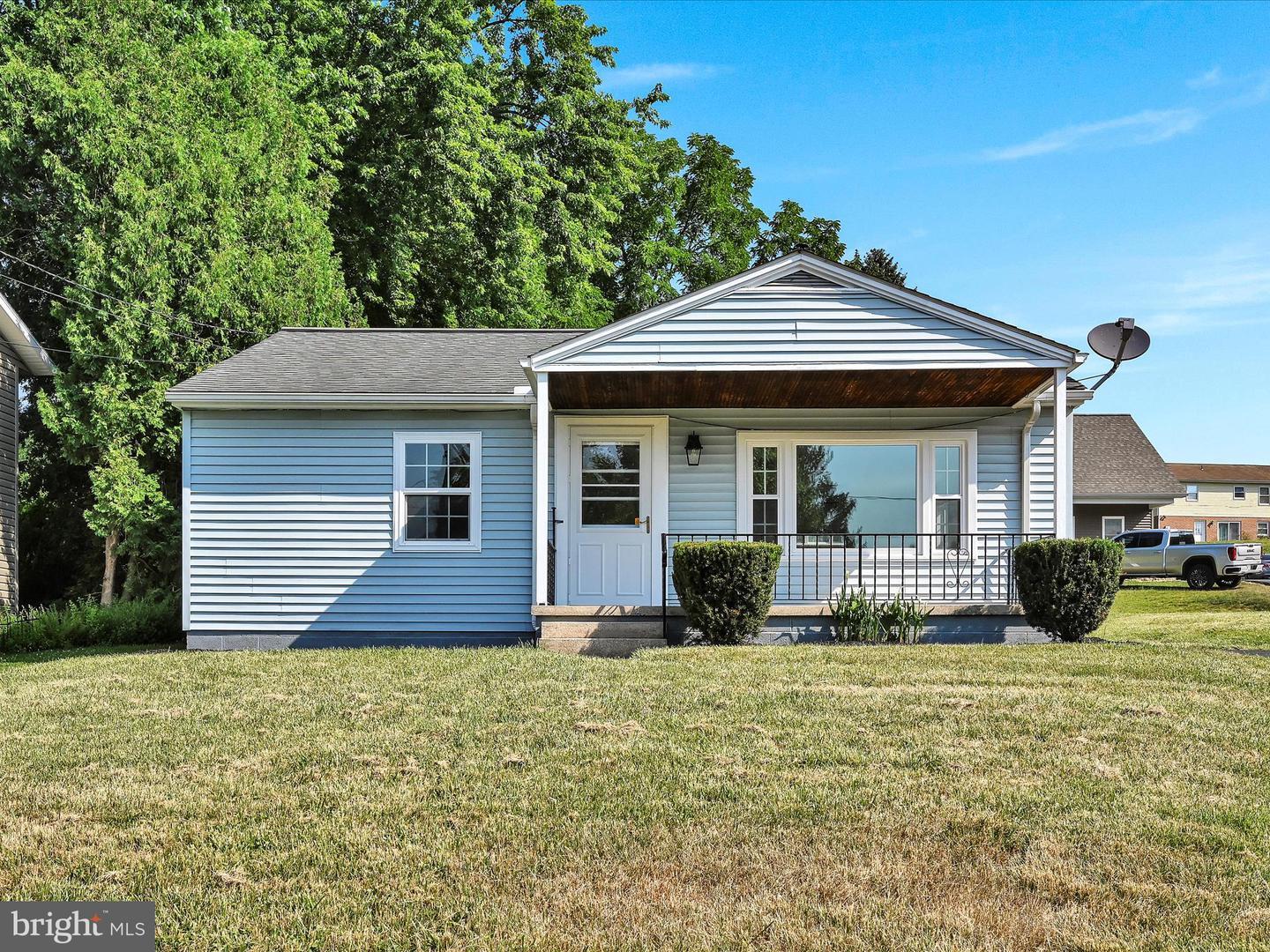 Property Photo:  181 W Charlotte Street  PA 17551 
