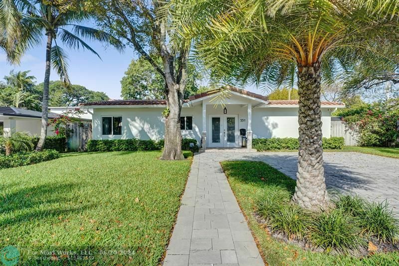 Property Photo:  551 NE 13th Avenue  FL 33301 