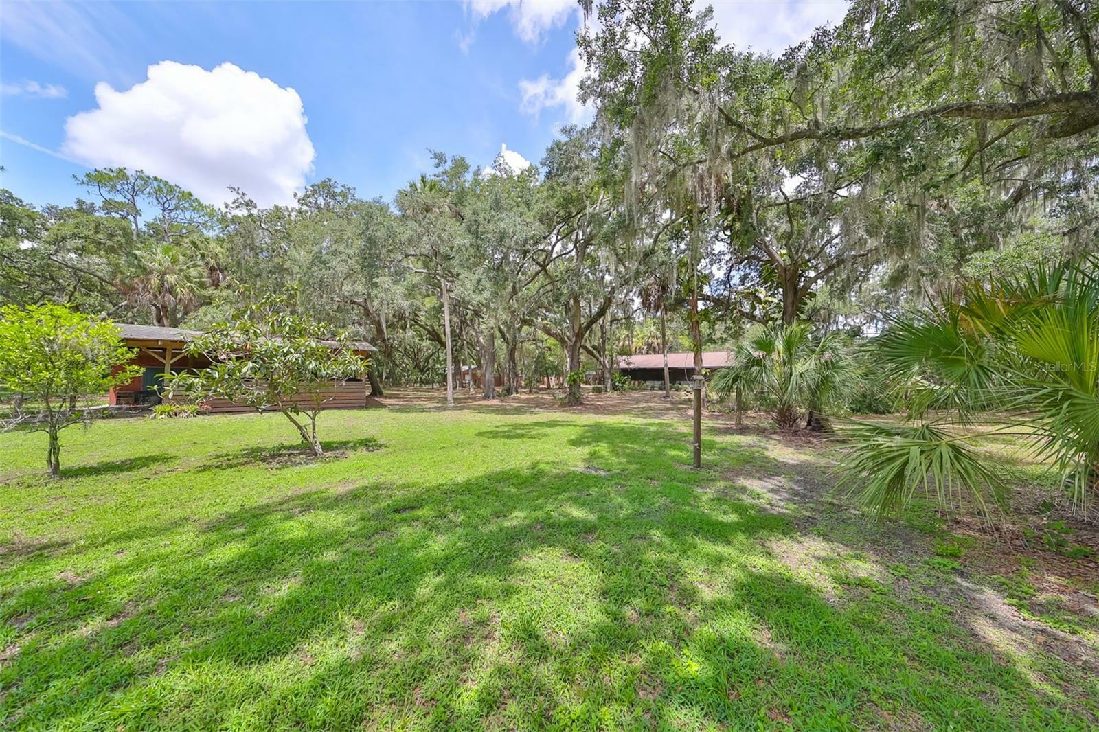 Property Photo: 3302 Arrowsmith Road FL 33598