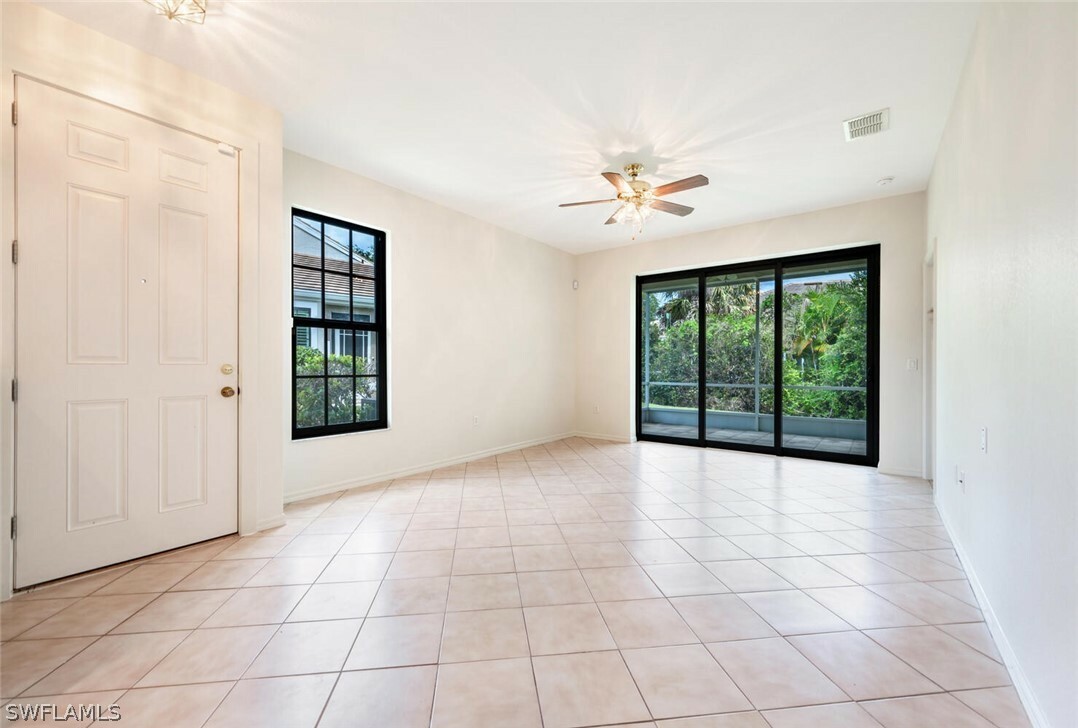 Property Photo:  7670 Meadow Lakes Drive  FL 34104 