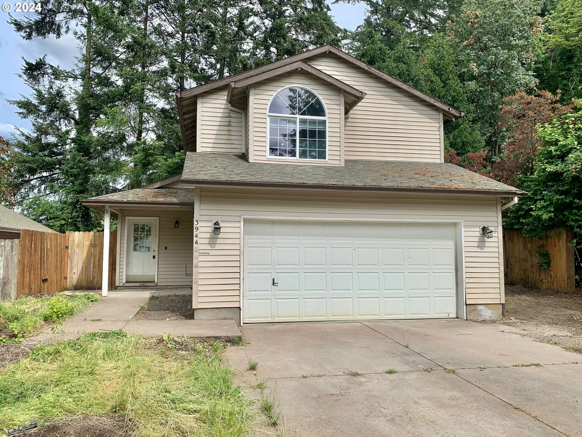 Property Photo: 3944 SE 154th Pl OR 97236