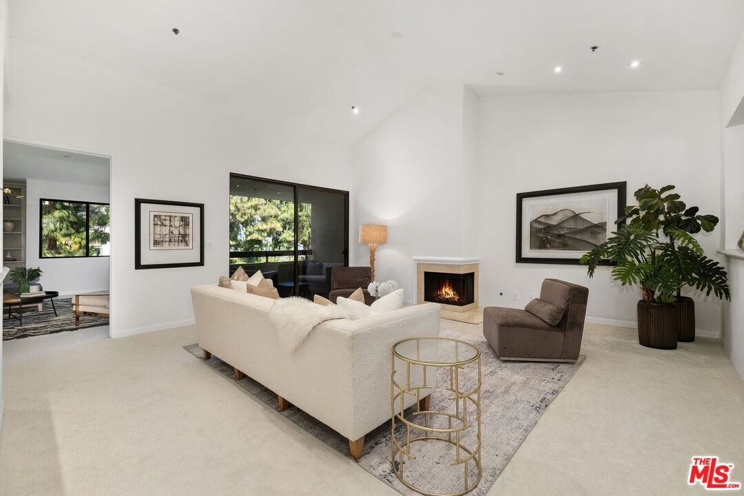 Property Photo: 2132 Century Park Ln 409 CA 90067