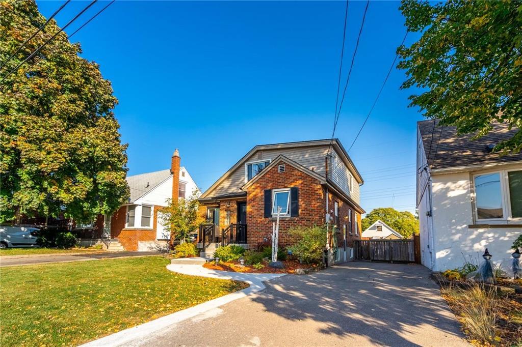 Property Photo: 55 Ipswich Road Lower ON L8K 3G1