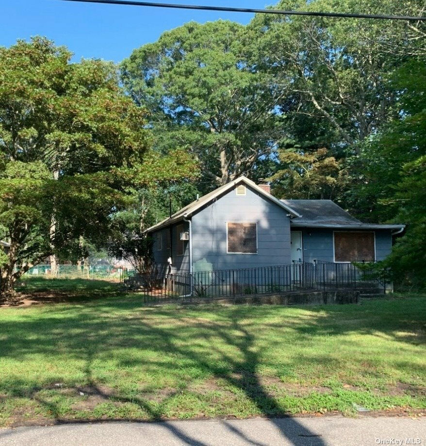 Property Photo:  159 Woodland Drive  NY 11951 