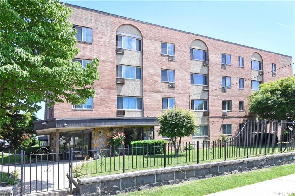 Property Photo:  420 Palisade Avenue 2M  NY 10703 