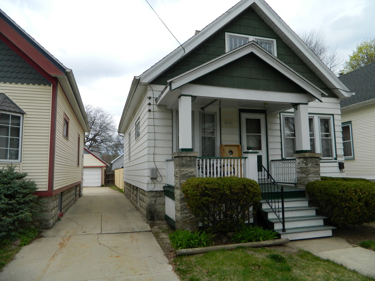 Property Photo: 6904 Auburn Ave WI 53213