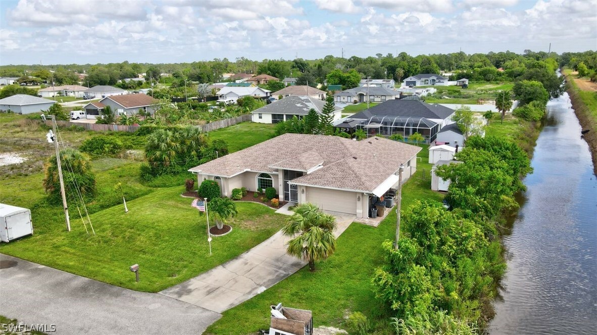 Property Photo:  4300 6th Street SW  FL 33976 