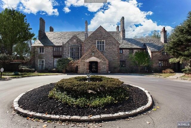 Property Photo:  1 Byrne Lane 1  NJ 07670 