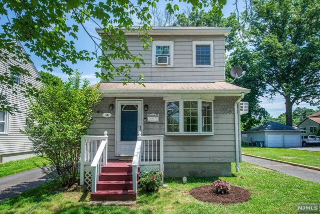 Property Photo:  14 Cedar Grove Road  NJ 07424 