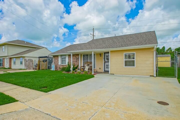 Property Photo: 504 Ruth Drive LA 70094
