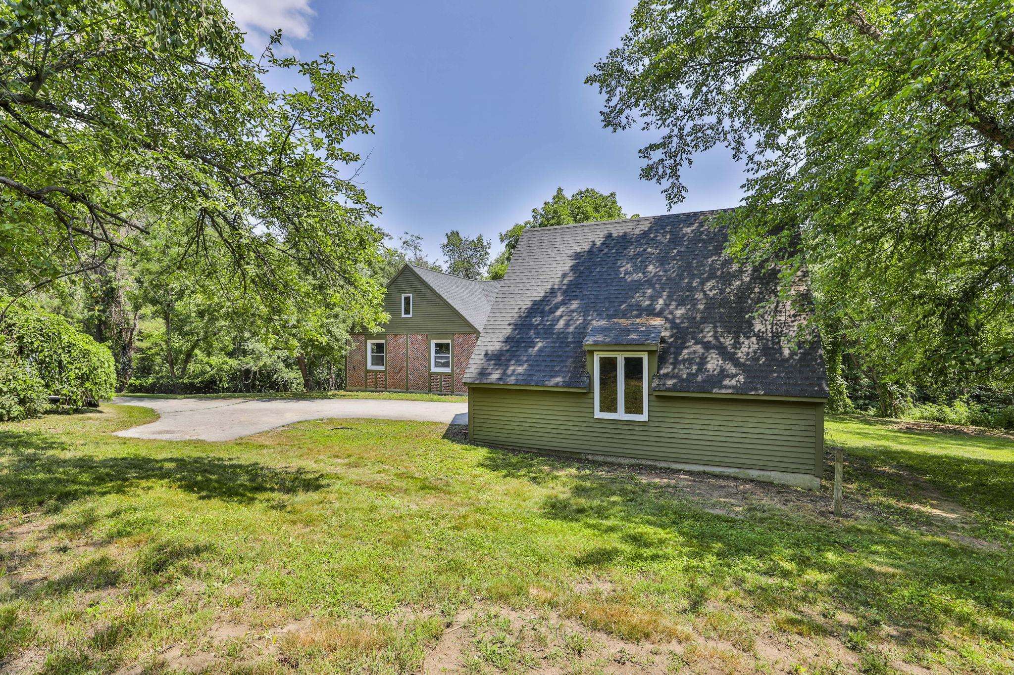 Property Photo:  31 Walnut Hill Road  NH 03031 