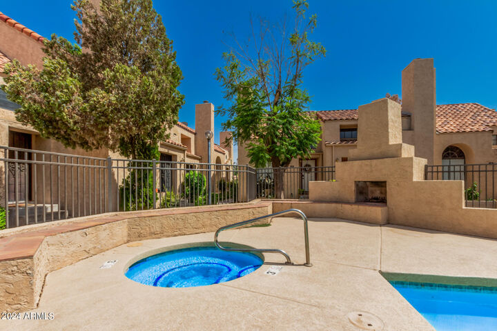 Property Photo:  1025 E Highland Avenue 34  AZ 85014 