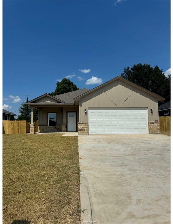 1613 Hackberry Street  Hearne TX 77859 photo