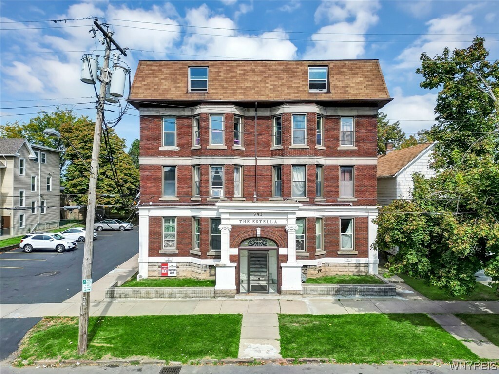 Property Photo:  942 Niagara Avenue  NY 14305 