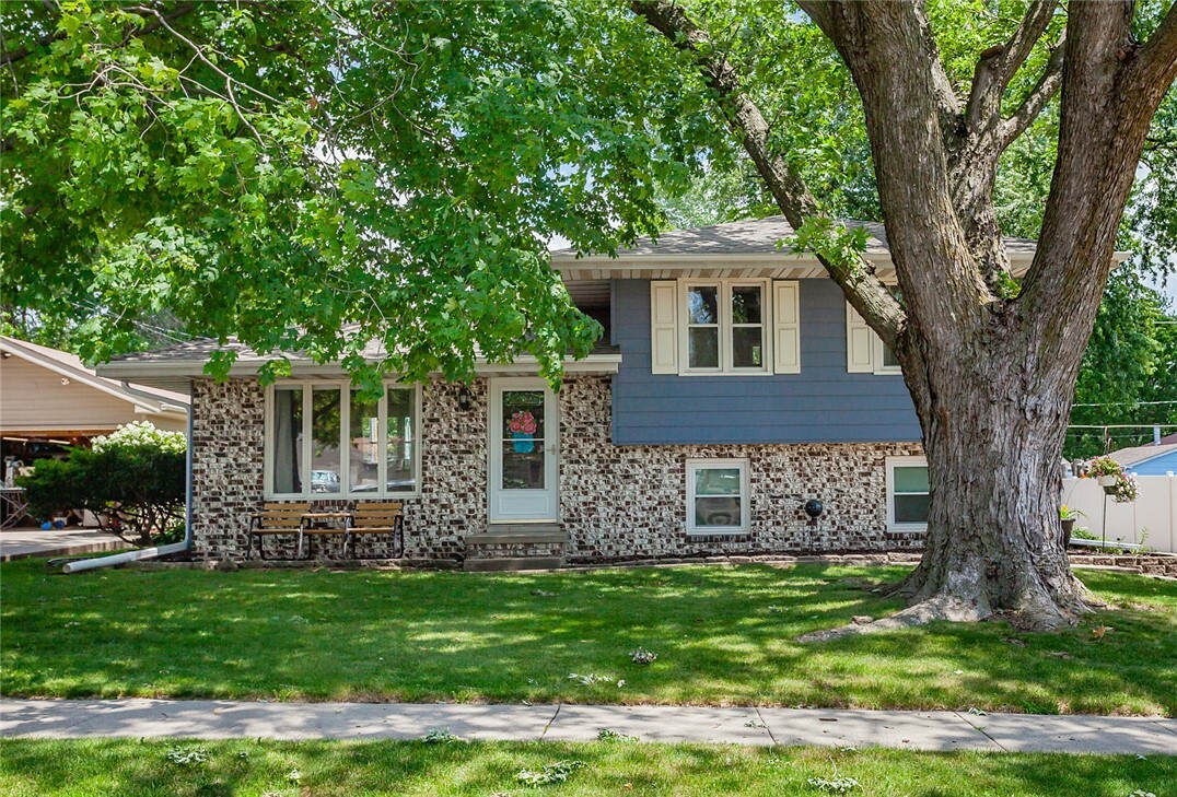 Property Photo:  4115 Lay Street  IA 50317 