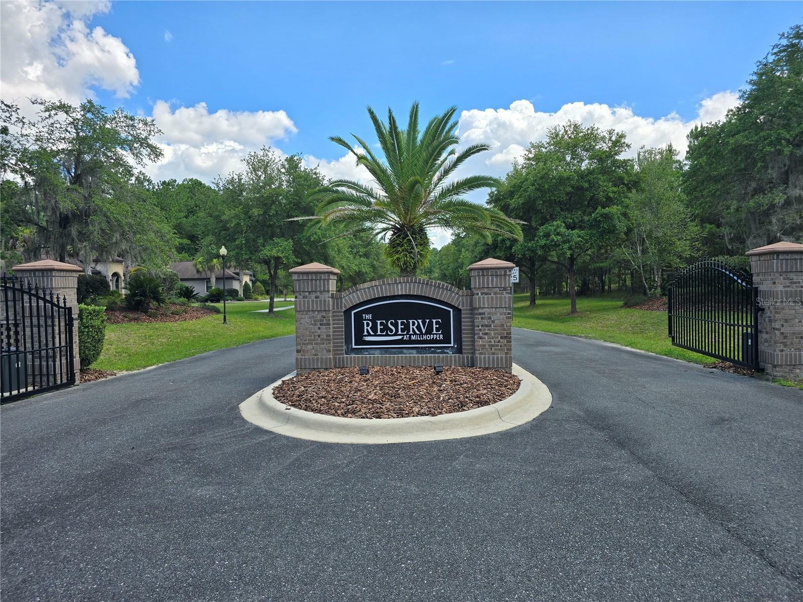 Property Photo:  8911 NW 58th Lane  FL 32653 