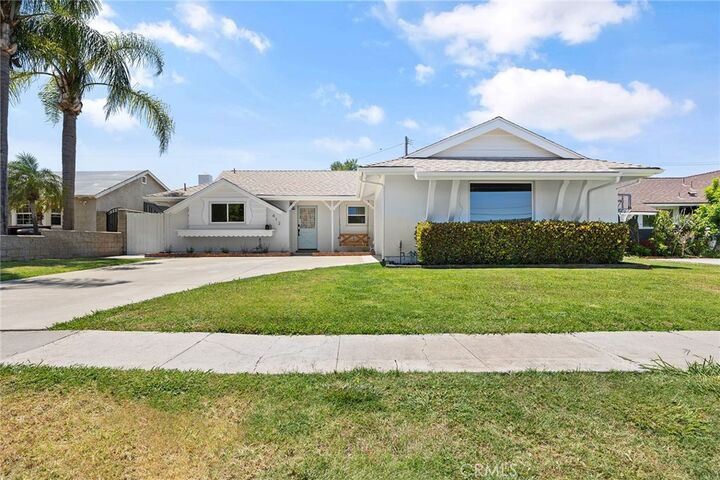 Property Photo: 612 Ruby Drive CA 92870