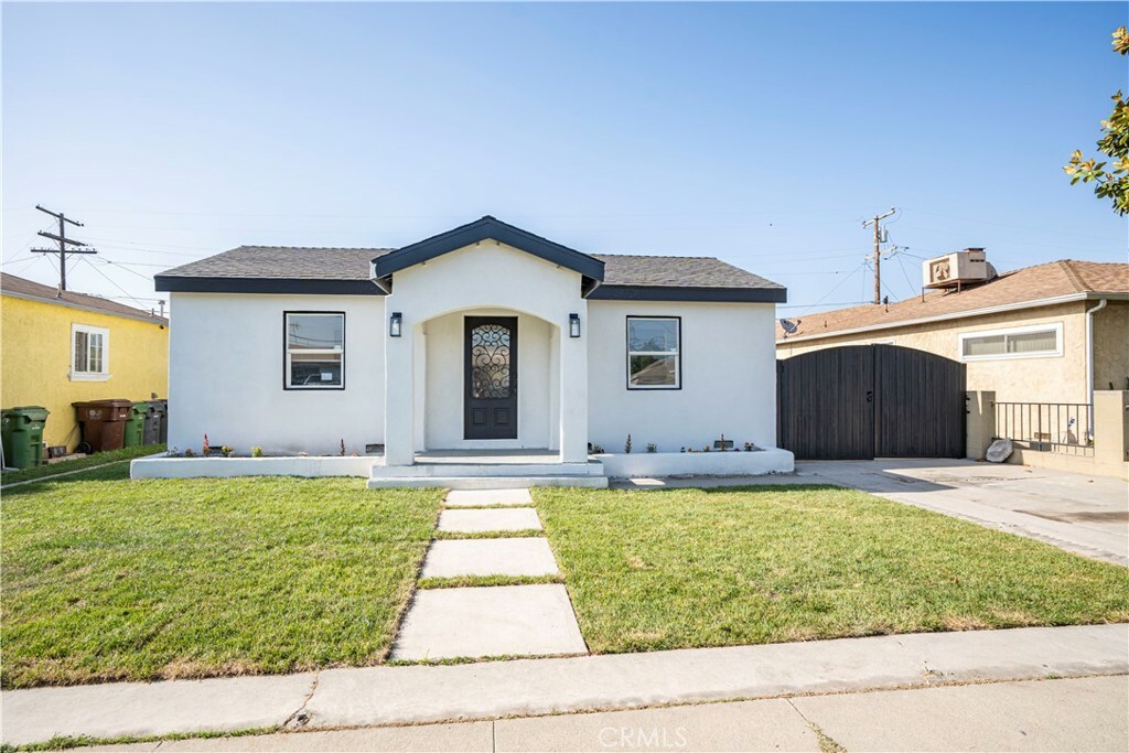 Property Photo:  1207 W 129th Place  CA 90222 