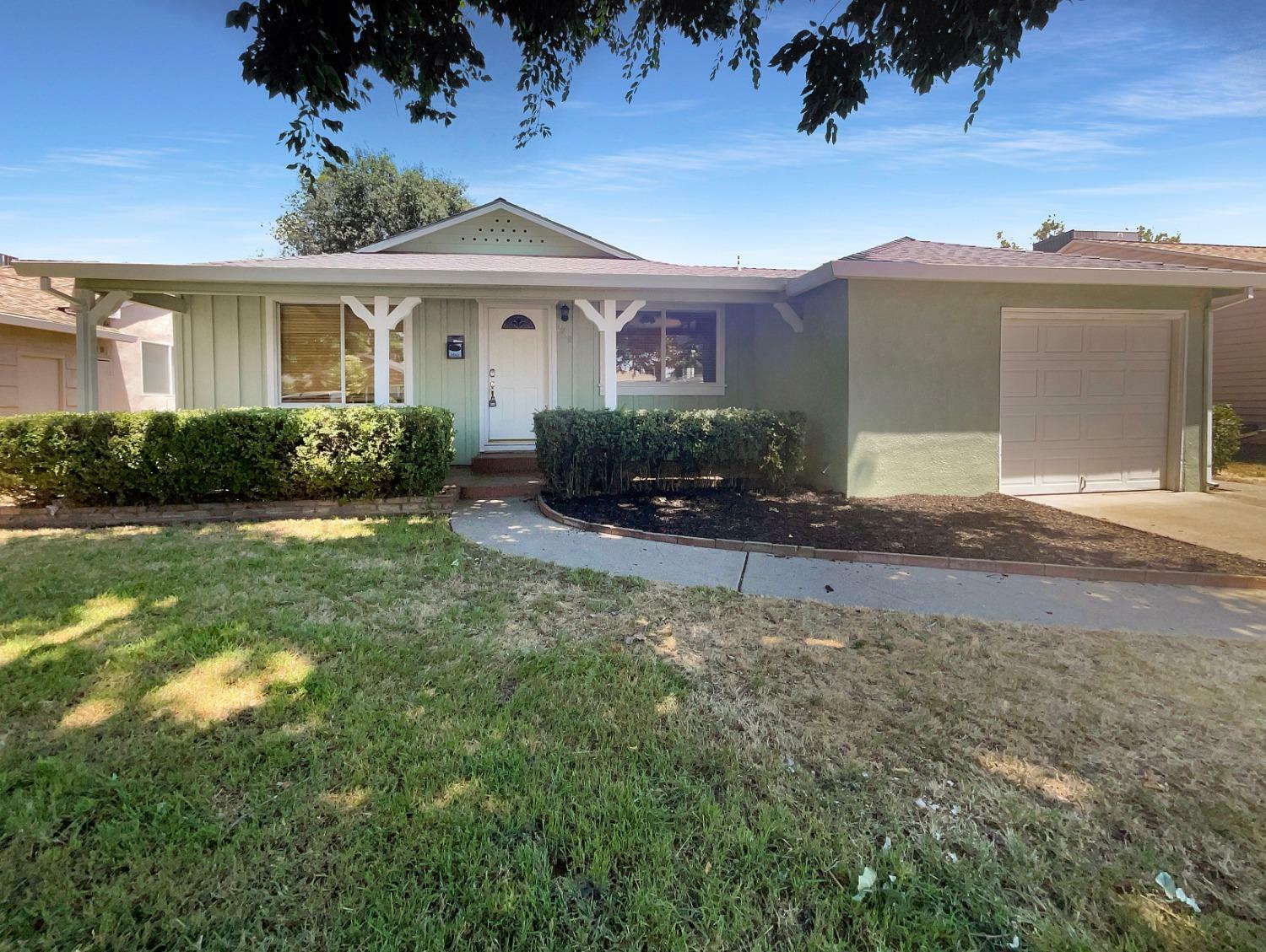 Property Photo:  2728 Northglen Street  CA 95833 