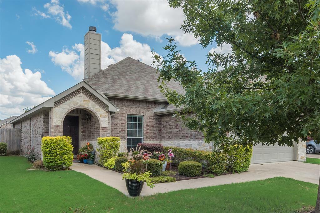 Property Photo:  140 Wandering Drive  TX 75126 