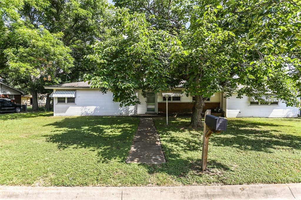 Property Photo:  809 Euclid Street  TX 76033 