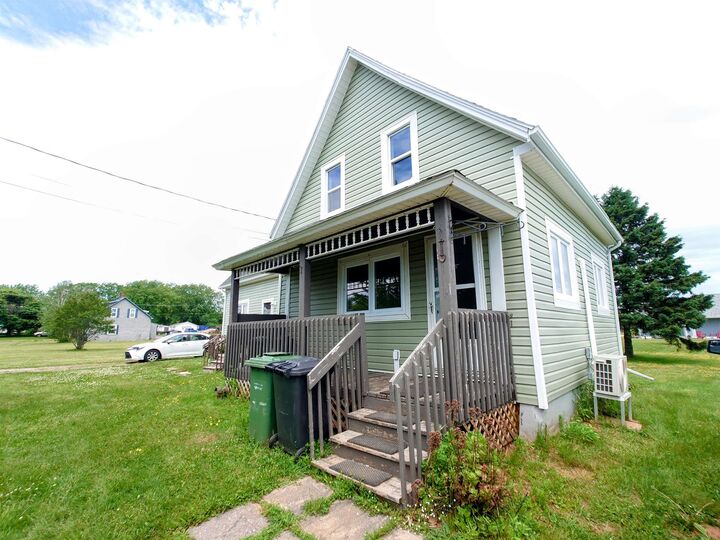 Property Photo:  41 Main Drive East  PE C0B 1T0 