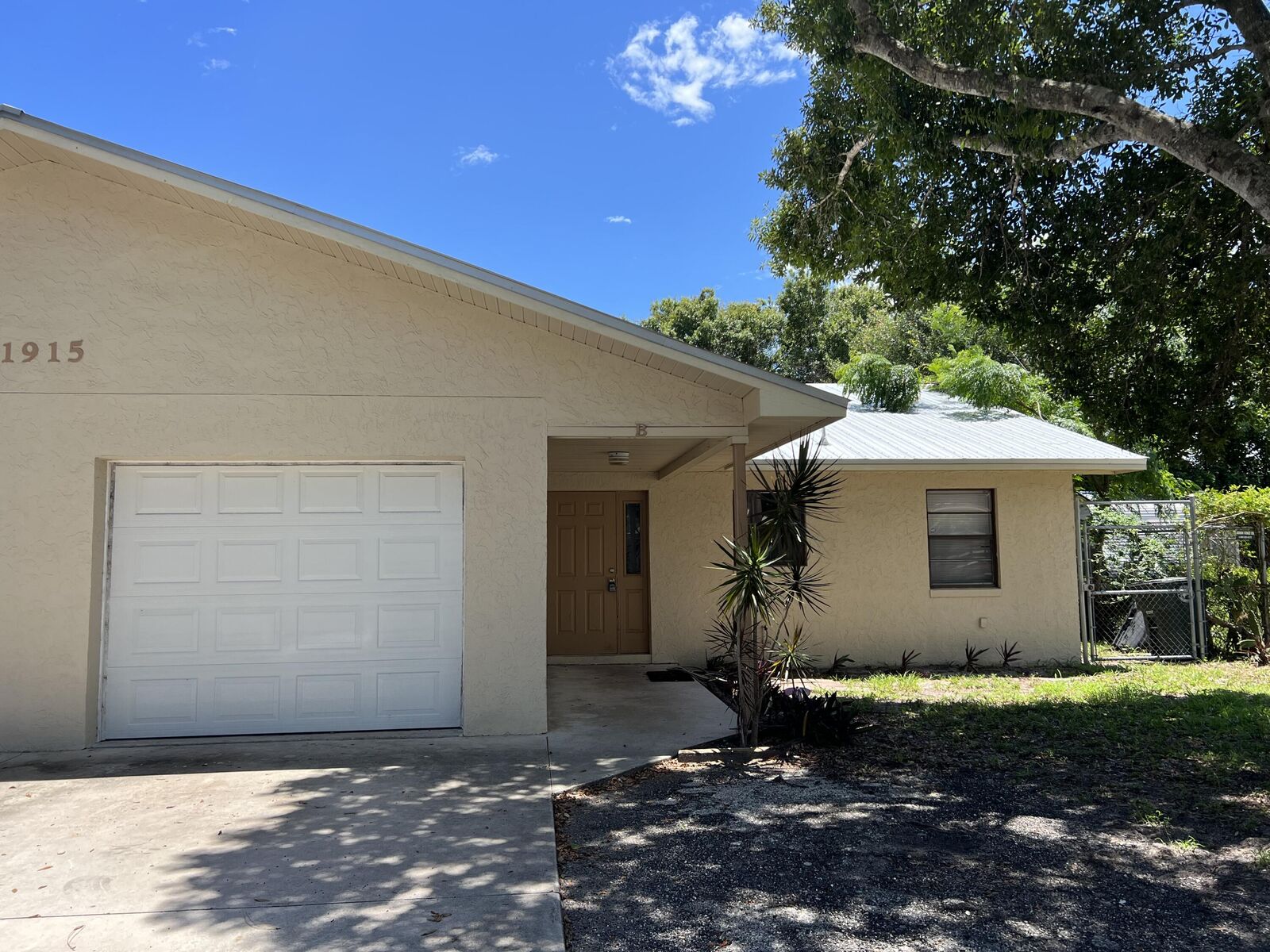 Property Photo:  1915 Fulton Drive B  FL 34950 